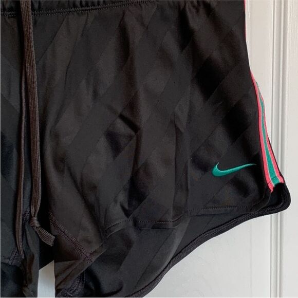 Nike | 2000s Women’s Grey Striped Dri-Fit Athletic Running Shorts Medium - Picture 3 of 10